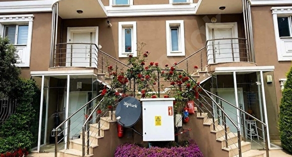 ZEKERİYAKÖY MERKEZ LUX 4+1 ÇATI DUBLEX KİRALIK